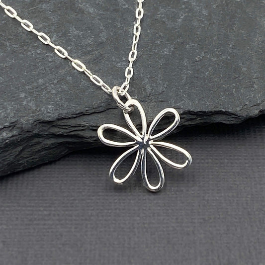 Small Daisy Necklace